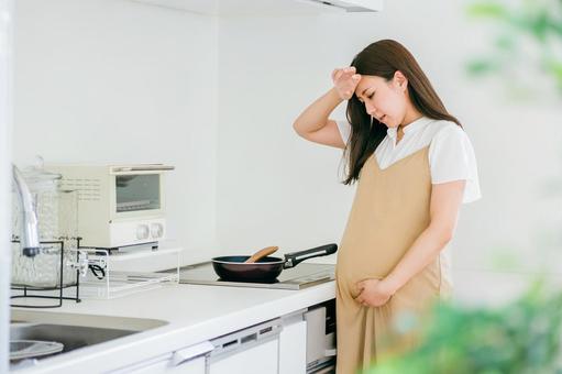妊娠中に頭痛薬は飲んでも大丈夫?妊娠中に起こる片頭痛について解説